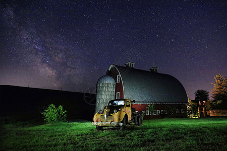 Palouse 华盛顿的 星际轨迹夜月光照射游戏夜空小麦天空绿色星座时间农田庄稼起跑线图片