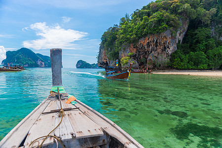 水上游客的出租车-传统泰国木制泰式图片