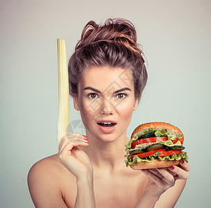 配有蔬菜汉堡包的妇女乐趣女孩女士绿色包子饮食红色女性成人芹菜图片
