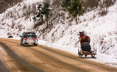 三 冬季山区农村地区交通流量的变化情况课程国家森林爬坡越野车旅行年度运输大车图片