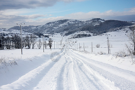 雪地道路 有车辆滑车路道和良好的视角c图片