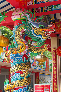 中国风格的神庙龙雕像力量节日艺术寺庙白色金子装饰动物文化装饰品图片