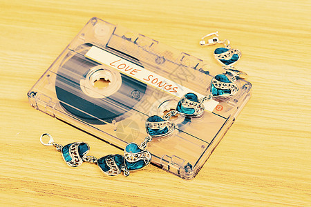 带情歌的录音磁带盒子歌曲磁铁记录展示旋律技术古董塑料音乐图片
