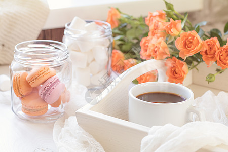 橙色红心 咖啡和新鲜玫瑰窗台盒子棉花橙子巧克力阳光食物蛋糕早餐甜点图片