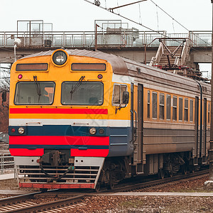 客轮电动列车技术联盟交通过境乘客速度机车运动火车正方形图片