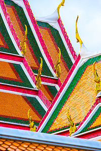 泰国建筑明亮美丽的屋顶 Bang 寺庙图片