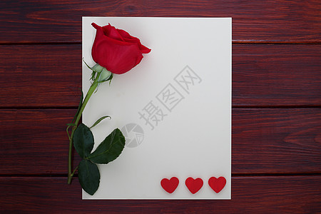 红玫瑰纸棕色明信片白色桌子邀请函妈妈们空白卡片问候语新娘图片