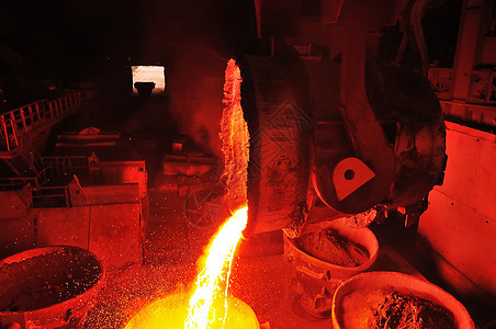 冶金工厂生产钢铁图片