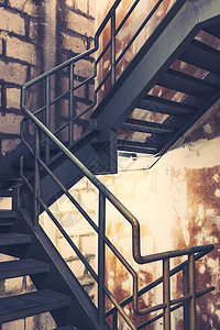 应急出口现代建筑中的楼梯楼的阶梯图片