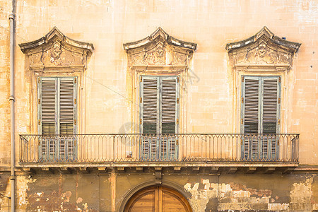 意大利莱克Lecce  以巴洛克风格的旧窗口地标纪念碑大理石雕塑奢华古董城市石头旅行文化图片