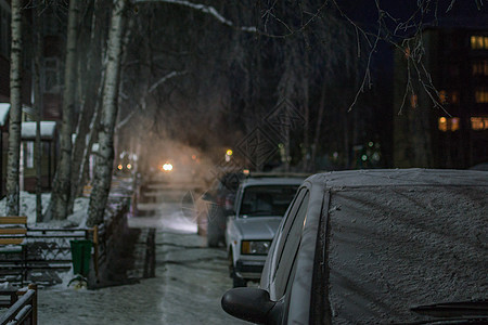 有雪的汽车街道车辆生活场景天气降雪季节城市暴风雪气候图片