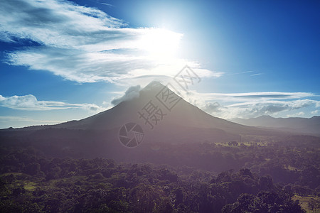 阿伦火山甘蔗天空旅行游客顶峰地形国家土地远足石头图片