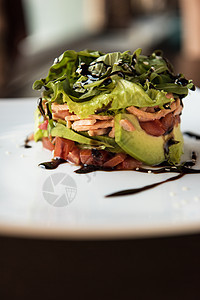 番茄鱼和鲑鱼的沙拉蔬菜芝麻餐厅食物营养菜单食谱美食鱼片饮食图片
