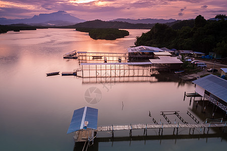 孟卡邦河和米特基纳巴卢热带天堂旅游天空旅行阳光日出高地图片