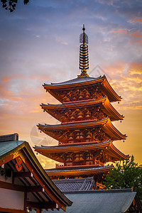 日本东京Sensoji寺庙日落时的塔塔神社浅草旅行城市观音灯笼崇拜地标文化宗教图片