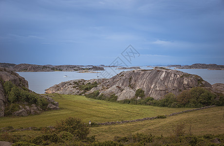 位于fjallbacka上方游客岛屿蓝色海岸线航行海洋支撑地平线天空旅行图片