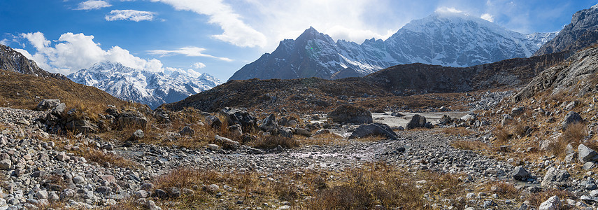 尼泊尔喜马拉雅山的景象远足旅游风景山脉浪塘天空宽屏生态假期旅行图片