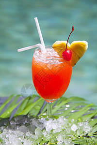 冰鸡尾酒世界性玻璃液体苏打酒吧食物酒精派对覆盆子果汁饮料图片