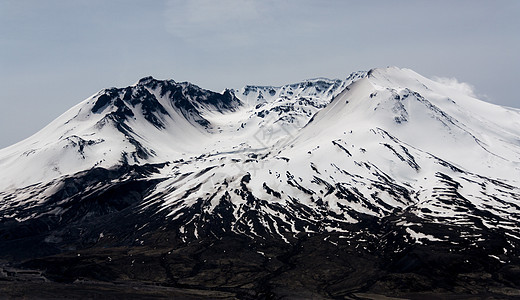 圣海伦火山坑熔岩穹顶被雪覆盖图片