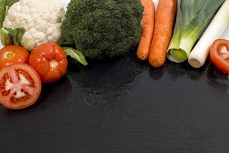 混合沙司蔬菜片岩绿色菜花食物团体石头平板石板韭葱图片