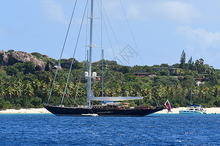 大型游艇海洋热带海滩帆船旅行航海假期图片