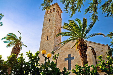 教堂和地中海自然观图片