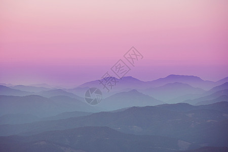 山轮环境阴霾顶峰生态旅行纱布风景薄雾季节游客图片