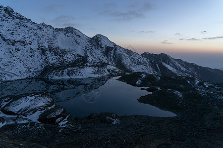 尼泊尔的戈赛孔达湖生态日落假期天空旅行远足旅游山脉图片