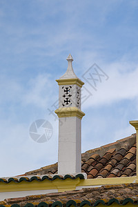 棕色瓷砖屋顶上的葡萄牙烟囱陶瓷屋面建筑纹理黏土房子制品建筑学黄色图片