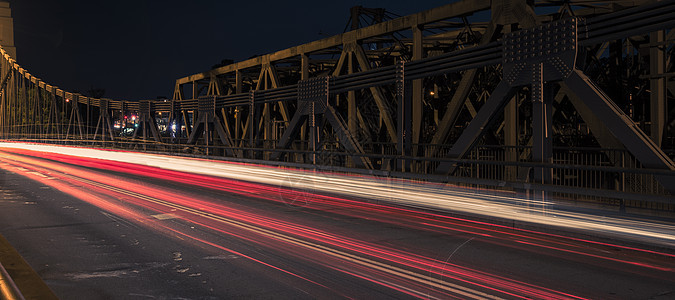 布里斯班的沃尔特泰勒大桥火车旅行跨度天际图片
