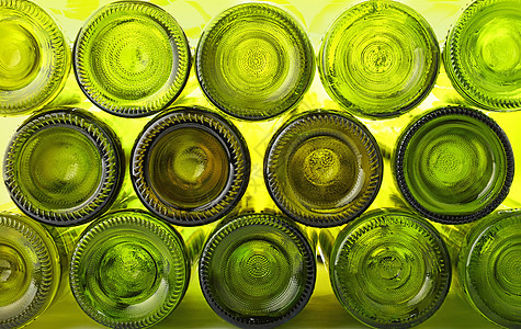 白色上孤立的清绿色玻璃葡萄酒瓶棕色团体地窖黄色饮料背光艺术回收圆形收藏图片