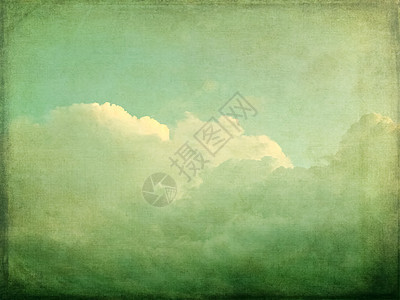 绿色复古天空和云彩背景图片