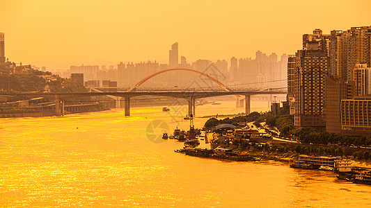 日出时有晨雾的扬江长江 中国重庆图片