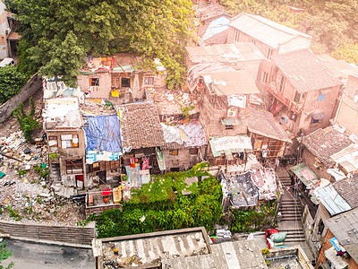 中国肮脏城市贫民窟的空中景象图片