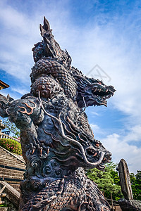 日本京都天津寺庙前的神龙雕像佛教徒旅游地标旅行纪念碑吸引力蓝色神社清水石头图片