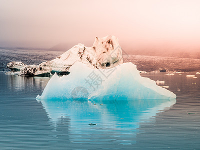 冰岛Jokulsarlon冰川湖蓝冰山图片