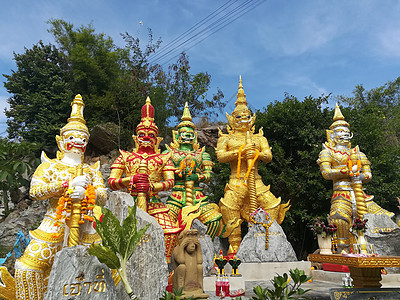 泰国寺庙佛教殿堂雕像和圣徒的宗教旅游佛教徒天空遗产国家文化艺术建筑学历史性宝塔图片