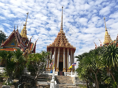 泰国寺庙佛教殿堂雕像和圣徒的宗教历史性旅游天空旅行佛教徒建筑学场景文化国家宝塔图片