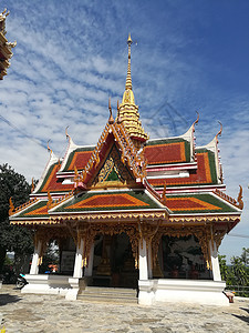 泰国寺庙佛教殿堂雕像和圣徒的宗教文化旅游游客建筑学佛教徒场景地标金子宝塔历史性图片