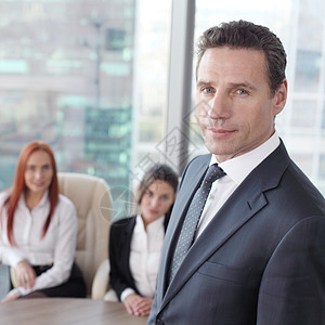 商务人士和团队的肖像领导团体男性人士商务同事合作男人合伙女士图片