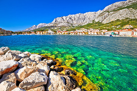 Makarska 松石海滨和比科沃山地观石头爬坡假期旅游教会游客岩石建筑学悬崖海洋图片