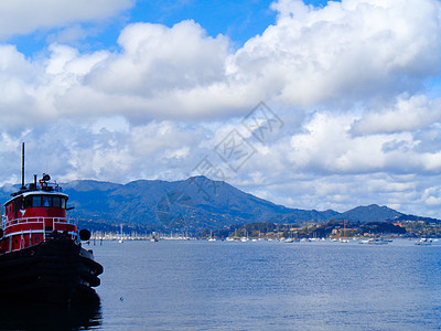 港口的渔船漂浮钓鱼旅行渔夫蓝色血管海滩旅游海岸岛屿图片
