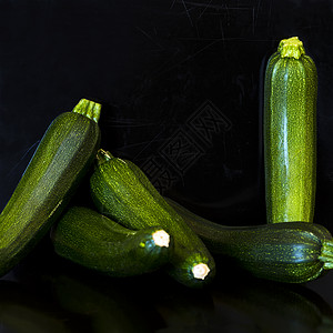 朱切尼集团苏切蒂 库韦特黑色浆果倾斜食物收成水平水果绿色皮肤蔬菜图片