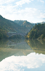 日本塔达米河第一桥日本铁路日出颜色季节运输落叶薄雾旅行旅游叶子图片
