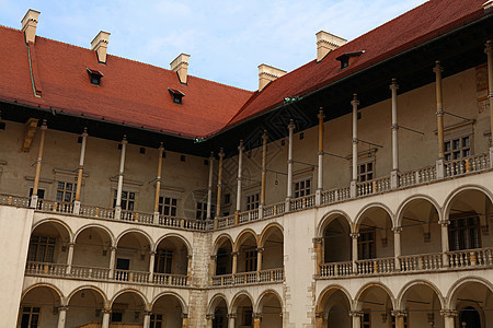 克拉科夫Wawel皇家城堡内部画廊柱廊建筑旅行栏杆天空吸引力历史建筑学阳台遗产图片