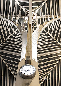 现代钢铁风格的里斯本火车站建筑学白色摄影框架建筑活力灰色点燃天花板阳光图片
