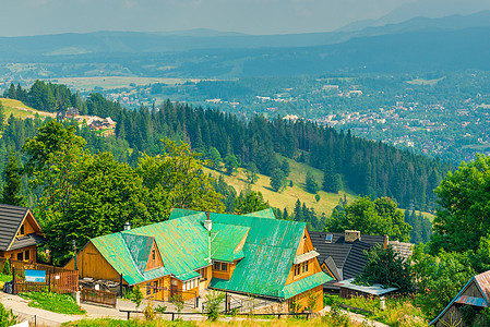 扎科帕内山脚的P区Zakopane山谷村图片