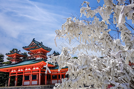 日本京都神庙的Omikuji树花园历史旅游建筑学神社财富佛教徒传统旅行神道图片