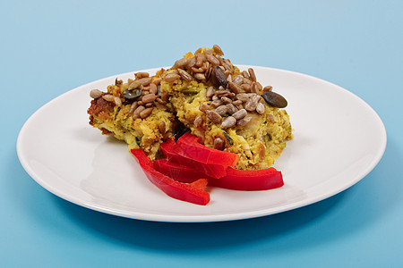Azuki 蔬菜在蓝色的蒸汽上饮食美食食谱盘子辣椒勺子食物午餐烹饪豆类图片