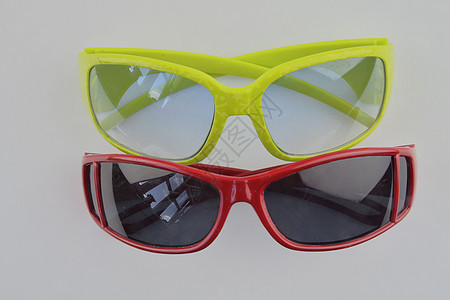 一套各种眼镜 适合女性和儿童的时尚太阳镜 白色背景上的眼镜集合小路女孩团体孩子眼睛配饰孩子们工作室塑料光学图片